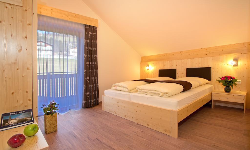Stiflerhof Falzes Room photo