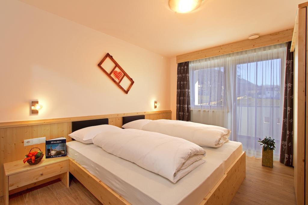 Stiflerhof Falzes Room photo