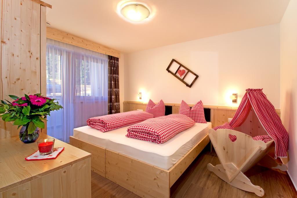 Stiflerhof Falzes Room photo