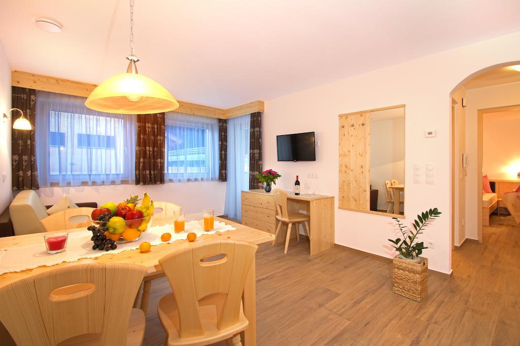 Stiflerhof Falzes Room photo